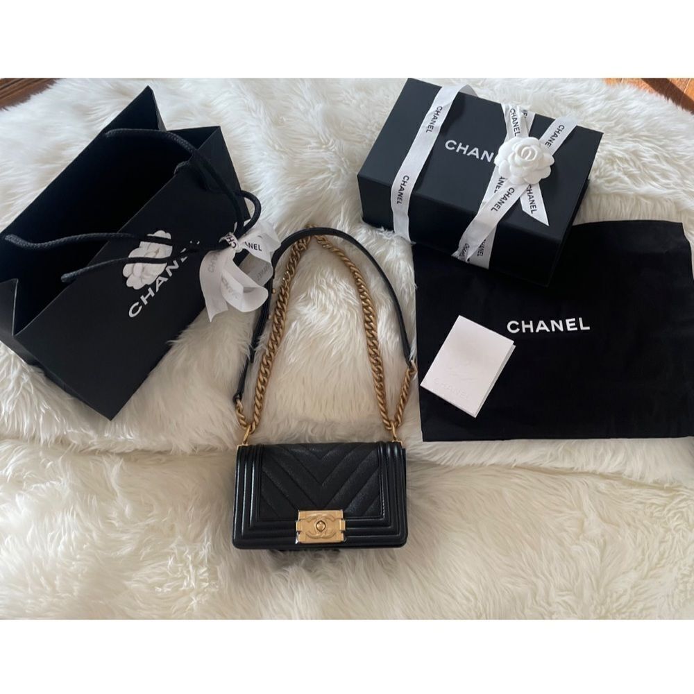 CHANEL CLASSIC small boy bag - Picture 9 of 17